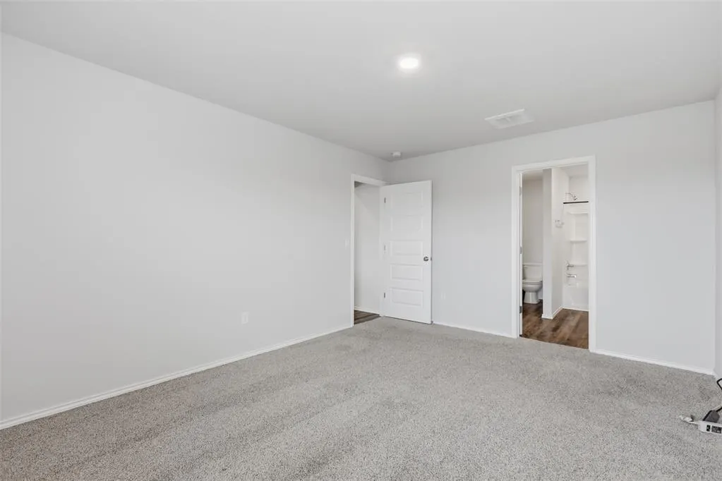 Photo 17 — 11832 NW 94th Street, Yukon, OK 73099
