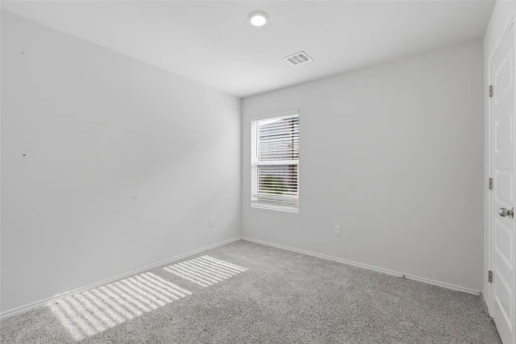 Photo 21 — 11832 NW 94th Street, Yukon, OK 73099