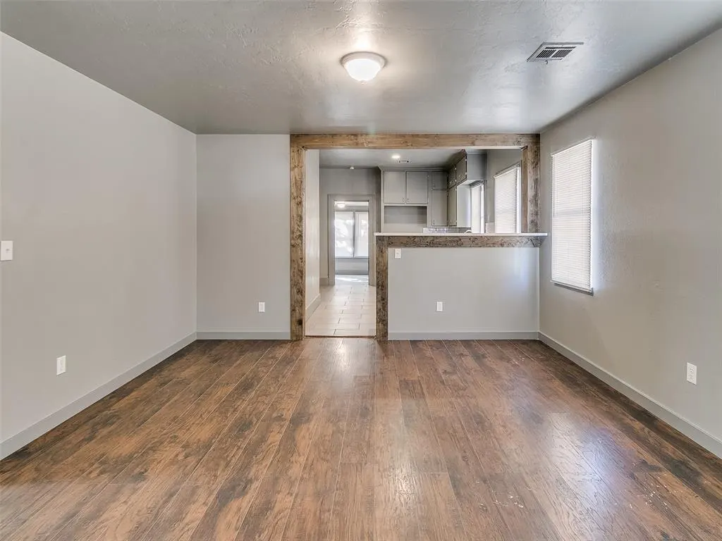 Photo 6 — 1948 NW 12th Street, Oklahoma City, OK 73106