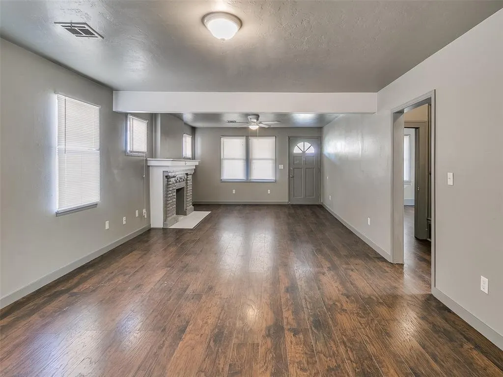 Photo 7 — 1948 NW 12th Street, Oklahoma City, OK 73106