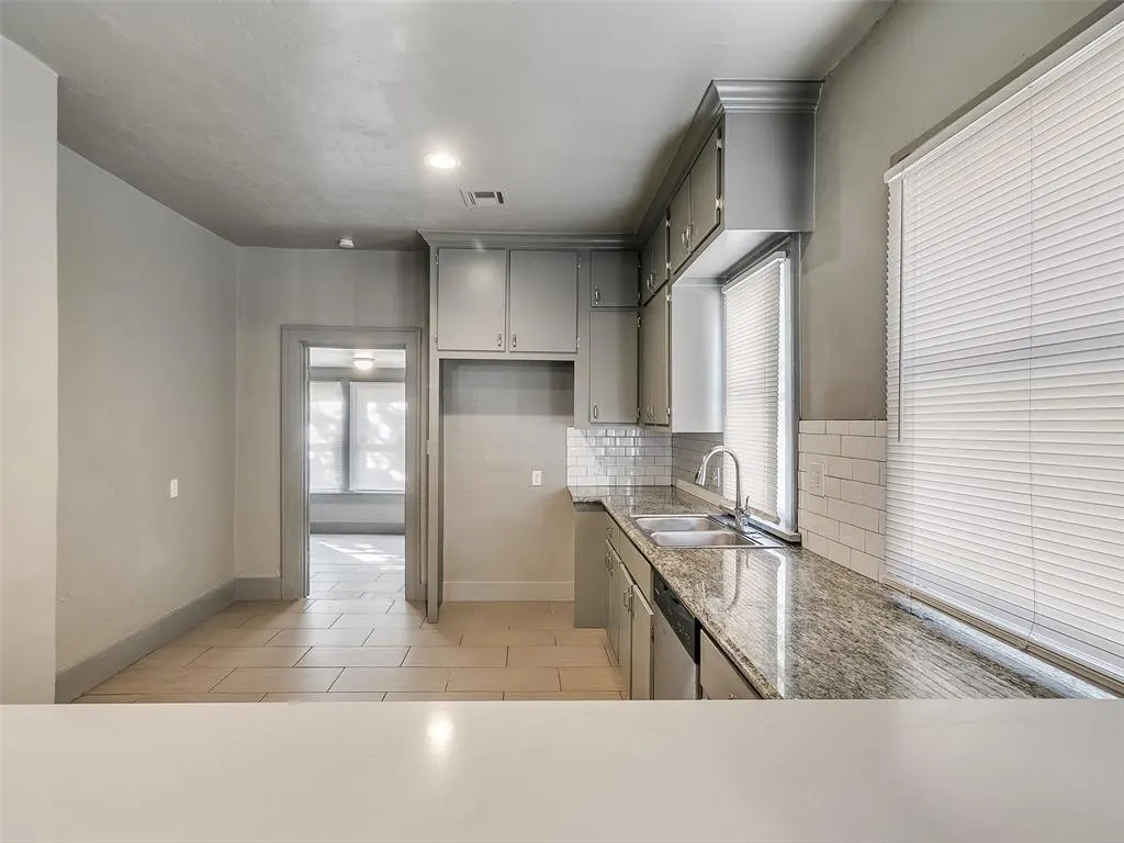 Photo 11 — 1948 NW 12th Street, Oklahoma City, OK 73106