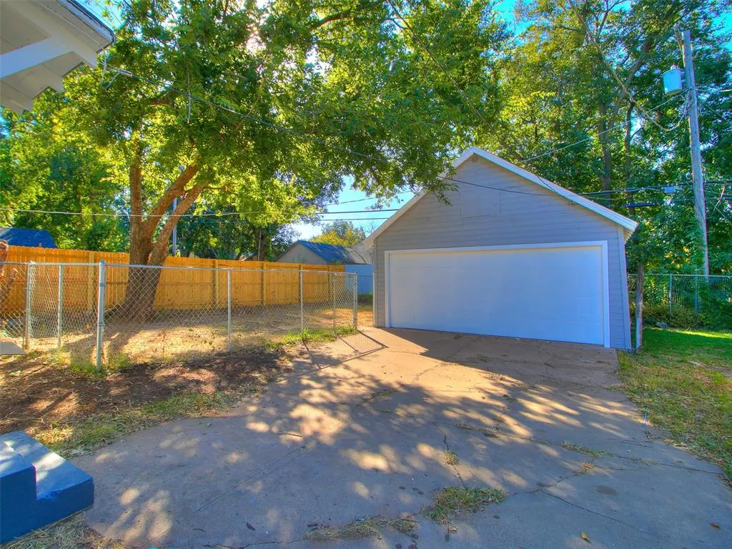 Photo 27 — 1948 NW 12th Street, Oklahoma City, OK 73106