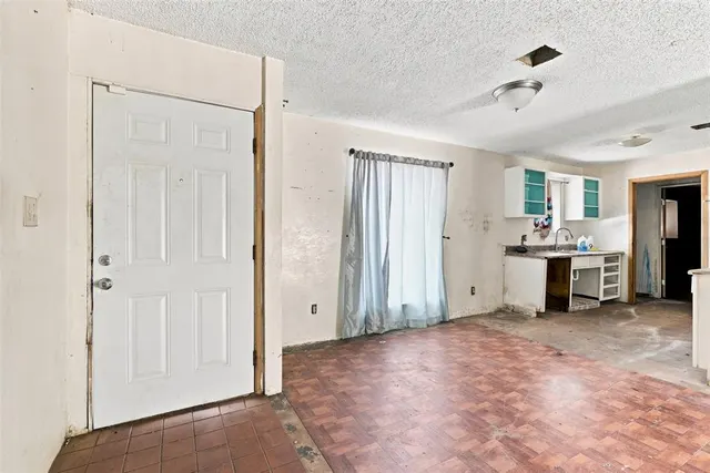 Photo 5 — 7449 NW 6th Terrace, Oklahoma City, OK 73127