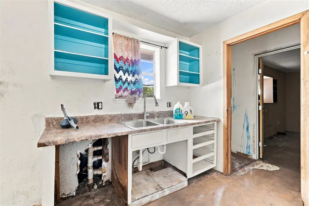 Photo 8 — 7449 NW 6th Terrace, Oklahoma City, OK 73127