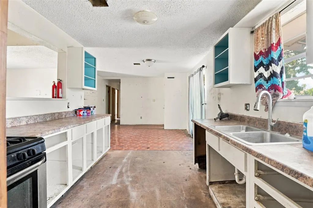 Photo 9 — 7449 NW 6th Terrace, Oklahoma City, OK 73127