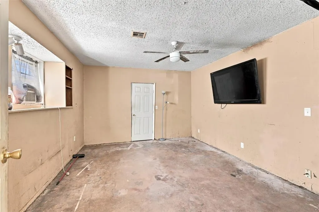 Photo 10 — 7449 NW 6th Terrace, Oklahoma City, OK 73127