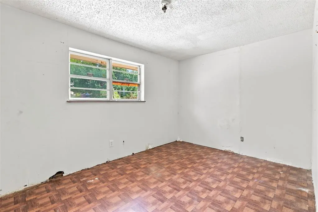 Photo 15 — 7449 NW 6th Terrace, Oklahoma City, OK 73127