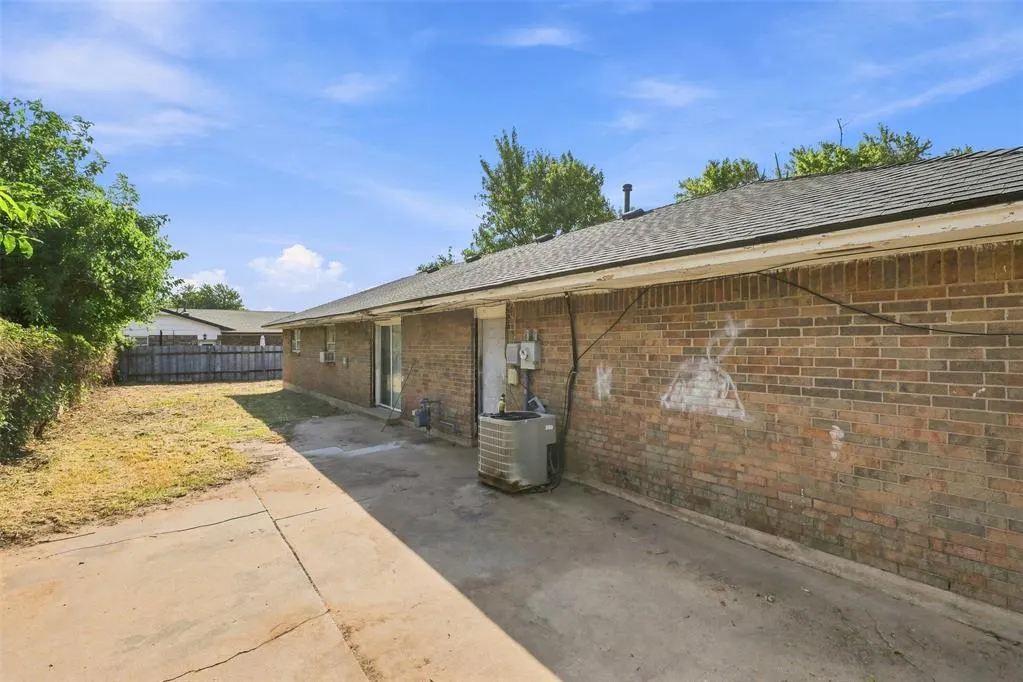 Photo 19 — 7449 NW 6th Terrace, Oklahoma City, OK 73127