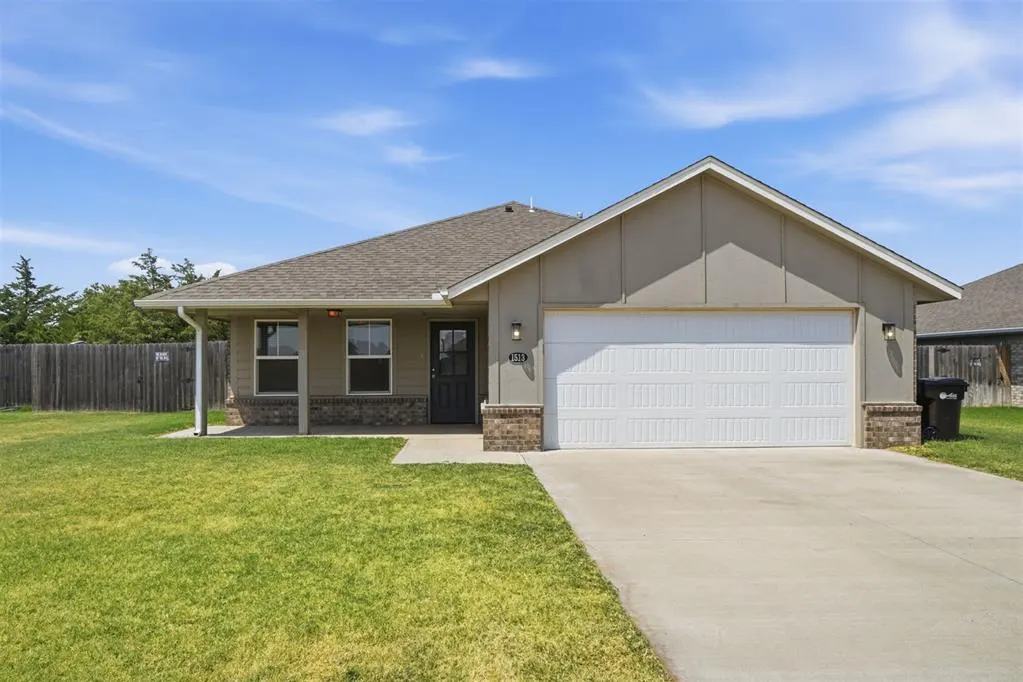 Front exterior — 1513 Avalon Drive, Altus, OK 73521