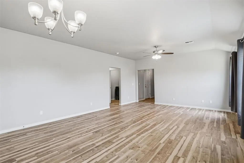 Photo 8 — 1513 Avalon Drive, Altus, OK 73521