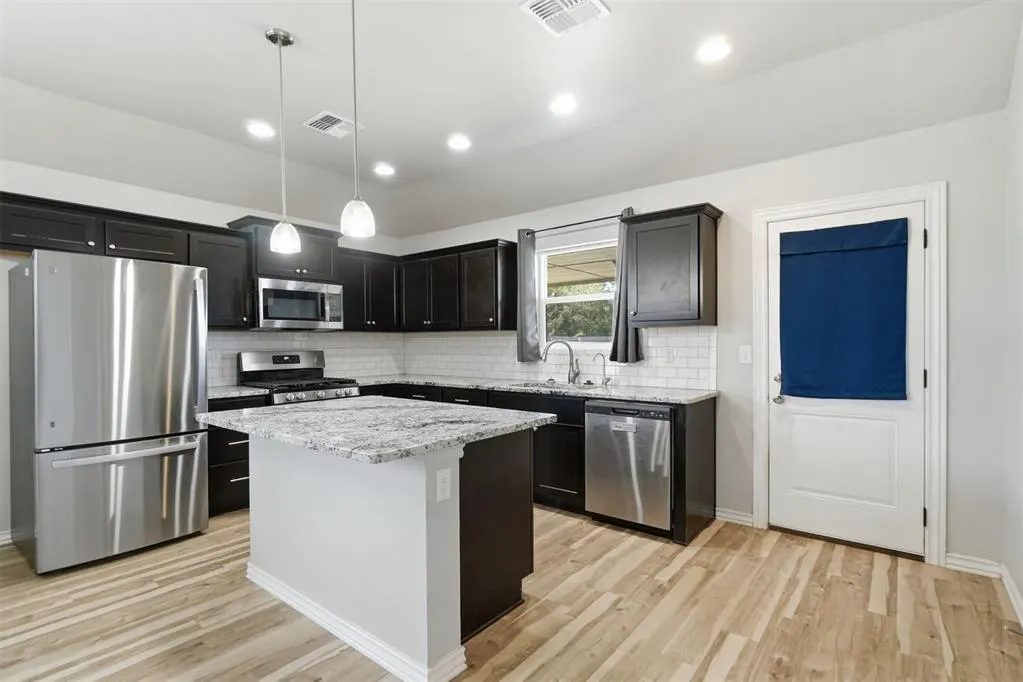Photo 11 — 1513 Avalon Drive, Altus, OK 73521