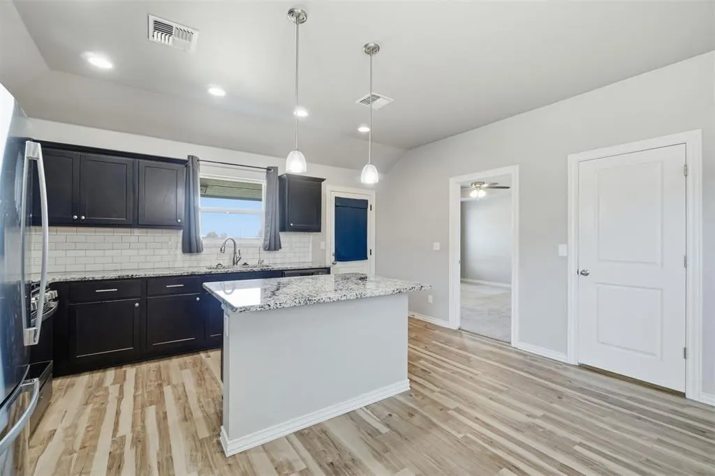 Photo 12 — 1513 Avalon Drive, Altus, OK 73521