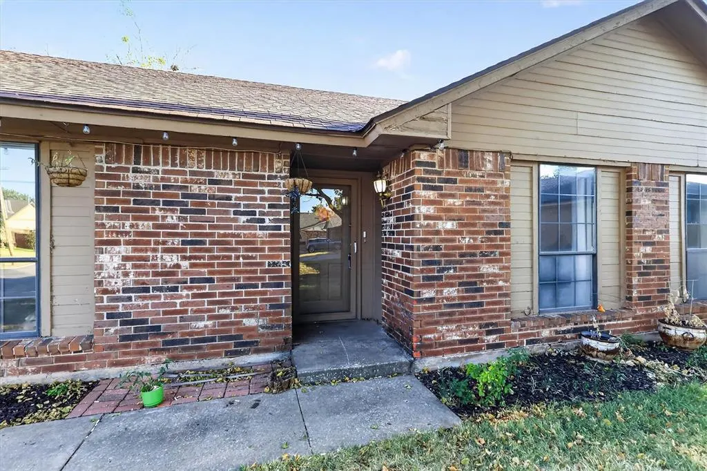 Photo 5 — 8324 NW 111th Terrace, Oklahoma City, OK 73162