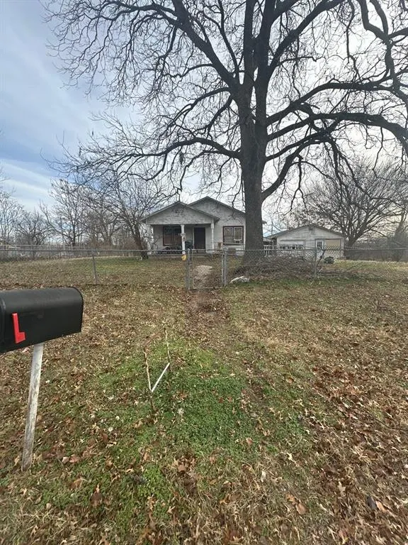 Photo 10 — 805 S Market Avenue, Shawnee, OK 74801