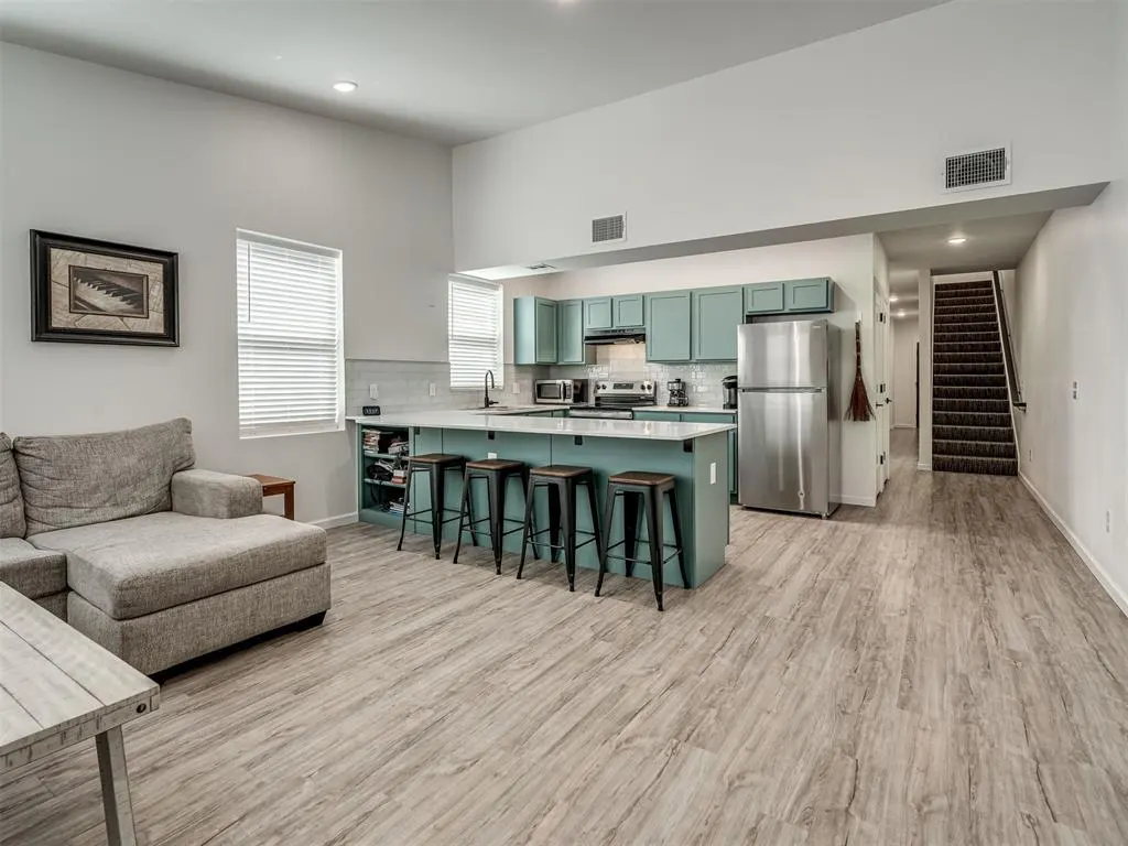 Photo 6 — 1100 E Hurd Street, Edmond, OK 73034