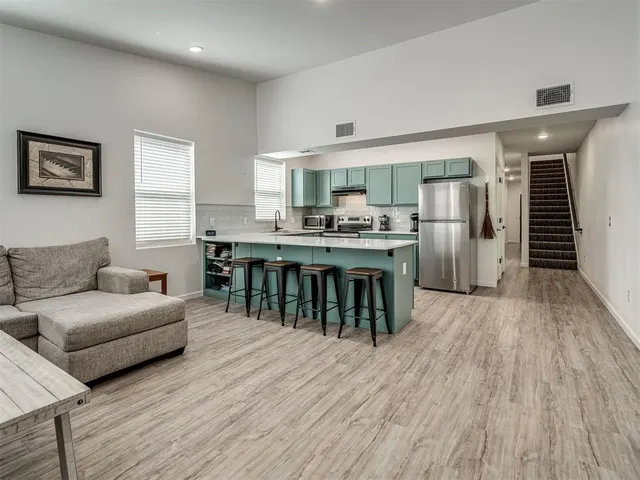 Photo 6 — 1100 E Hurd Street, Edmond, OK 73034