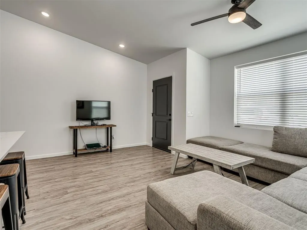 Photo 7 — 1100 E Hurd Street, Edmond, OK 73034