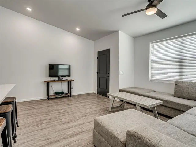Photo 7 — 1100 E Hurd Street, Edmond, OK 73034