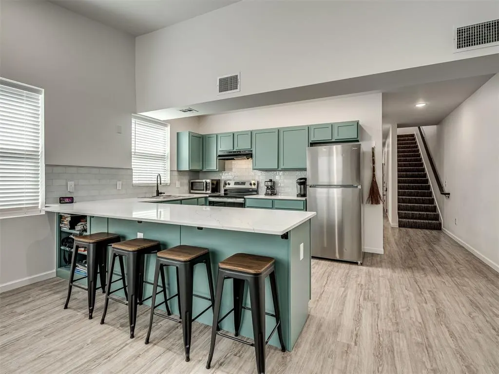 Photo 8 — 1100 E Hurd Street, Edmond, OK 73034