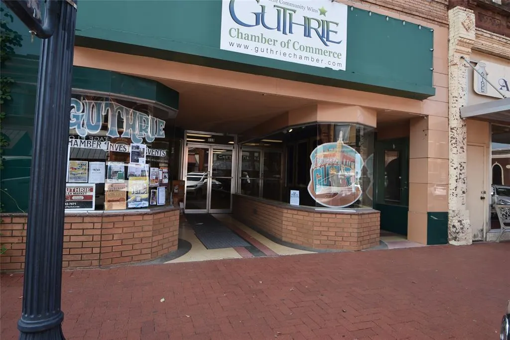 Photo 2 — 113 W Oklahoma Avenue, Guthrie, OK 73044