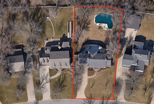 Photo 3 — 1907 Huntington Avenue, Nichols Hills, OK 73116