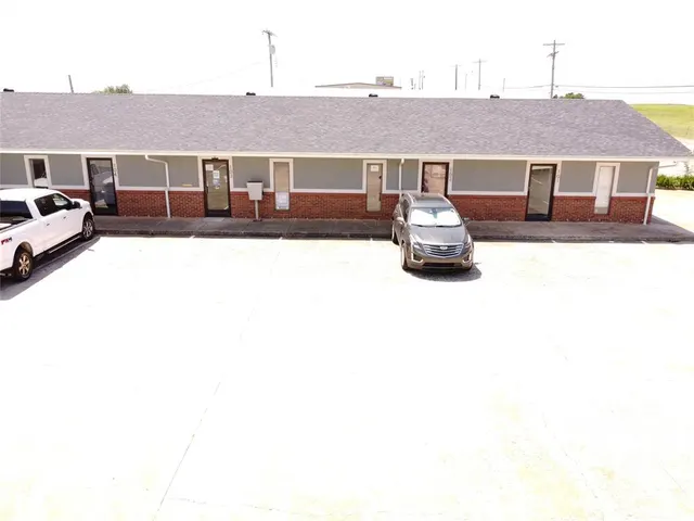 Photo 3 — 7030 W Wilshire Boulevard, Oklahoma City, OK 73132