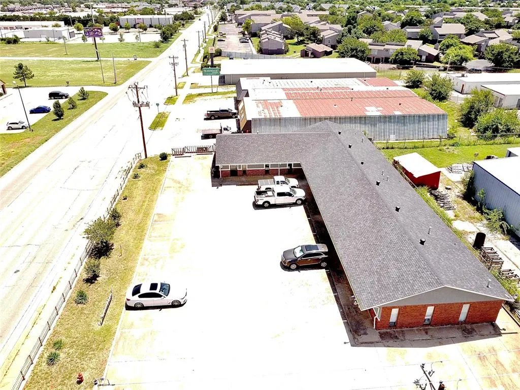 Photo 6 — 7030 W Wilshire Boulevard, Oklahoma City, OK 73132