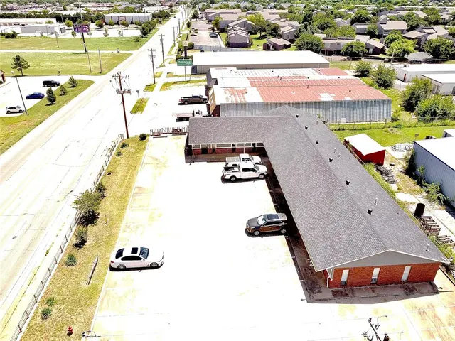 Photo 6 — 7030 W Wilshire Boulevard, Oklahoma City, OK 73132