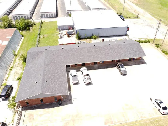 Photo 8 — 7030 W Wilshire Boulevard, Oklahoma City, OK 73132