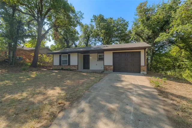 Photo 2 — 14388 Jesse Drive, Choctaw, OK 73020