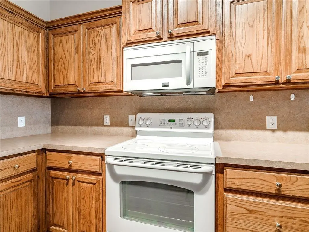 Photo 7 — 2409 NW 161st Terrace, Edmond, OK 73013