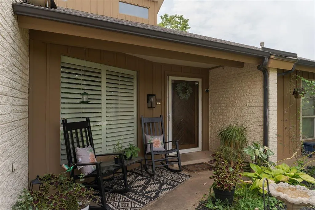 Photo 3 — 412 Timber Ridge Road, Edmond, OK 73034