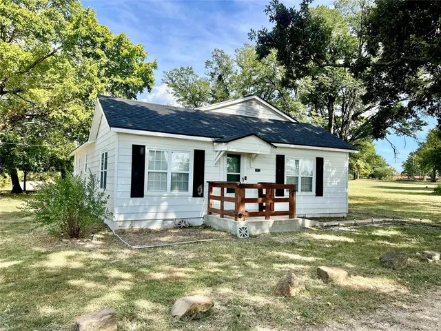 Photo 2 — 3412 N Mississippi Avenue, Ada, OK 74820
