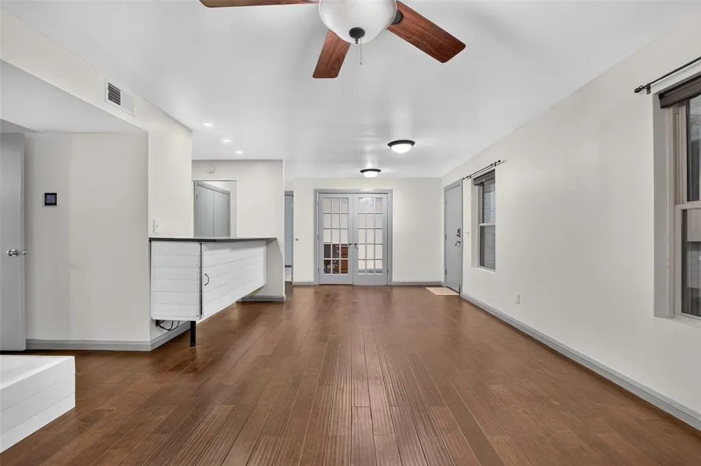 Photo 5 — 600 NW 4th Street 104N, Oklahoma City, OK 73102