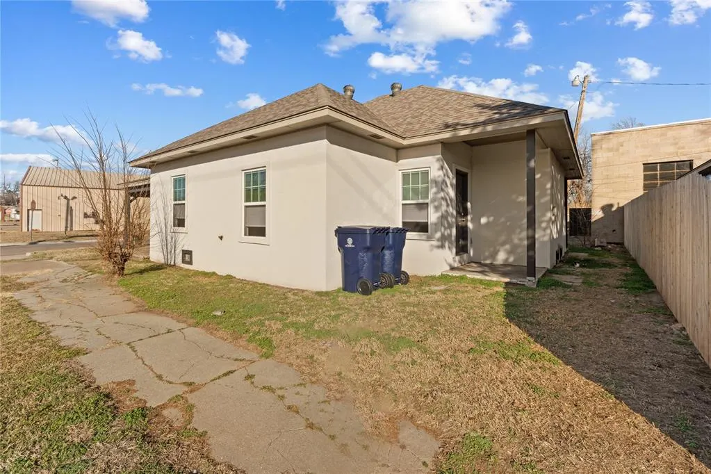 Photo 2 — 1326 NW 6th Street 1326 and 1328, Oklahoma City, OK 73106