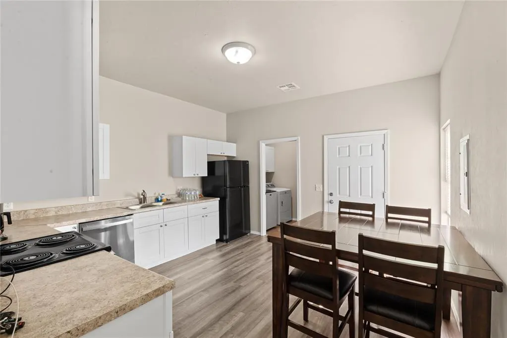 Photo 9 — 1326 NW 6th Street 1326 and 1328, Oklahoma City, OK 73106