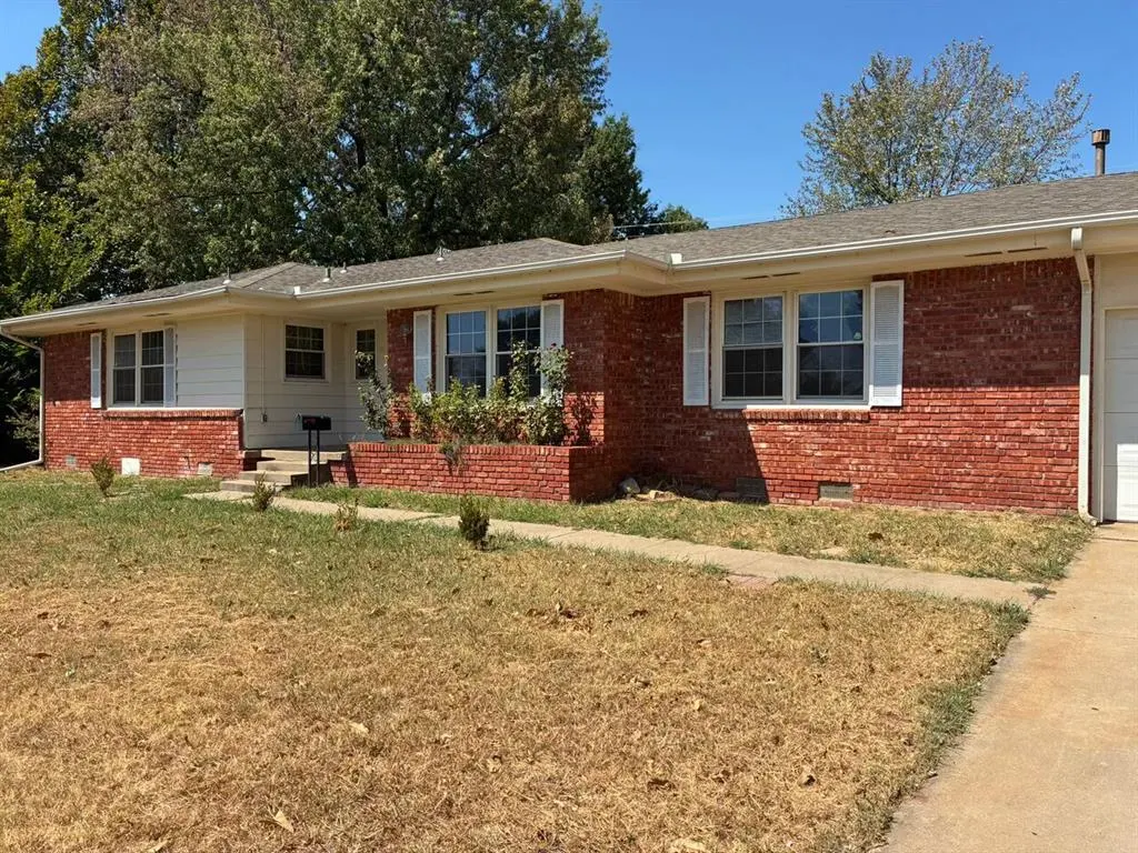 Photo 2 — 3113 Mockingbird Lane, Oklahoma City, OK 73110