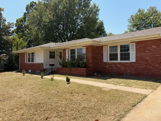 Photo 3 — 3113 Mockingbird Lane, Oklahoma City, OK 73110