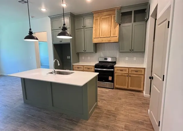Photo 2 — 11916 Rockbed Drive, Yukon, OK 73099