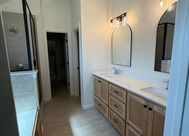 Photo 4 — 11916 Rockbed Drive, Yukon, OK 73099