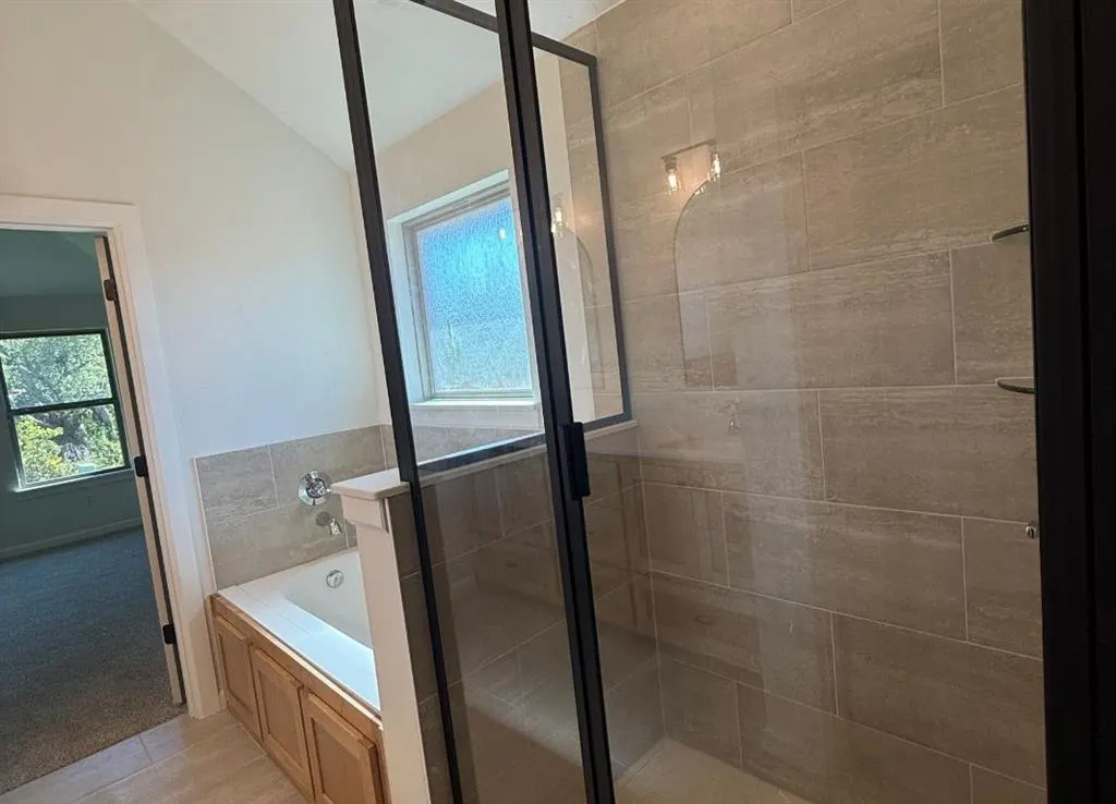Photo 5 — 11916 Rockbed Drive, Yukon, OK 73099