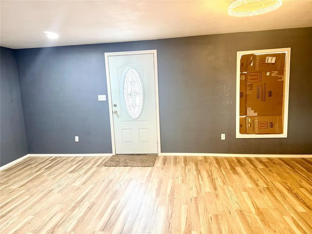 Photo 3 — 526 S Howard Avenue, Elk City, OK 73644