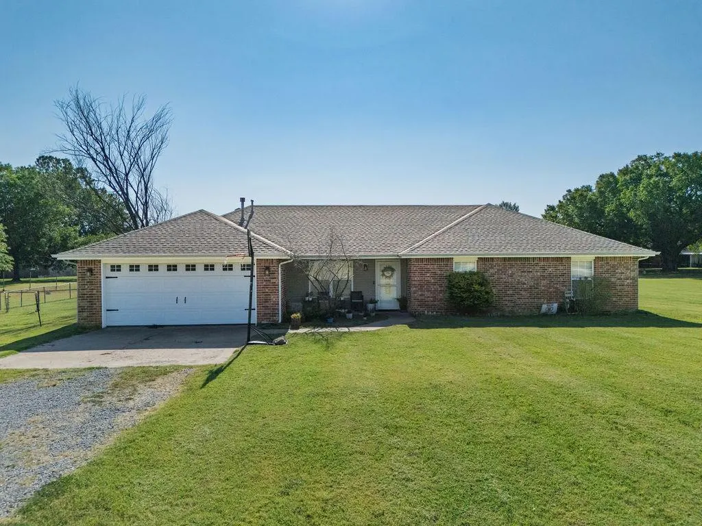 Front exterior — 5505 Capricorn, Shawnee, OK 74804