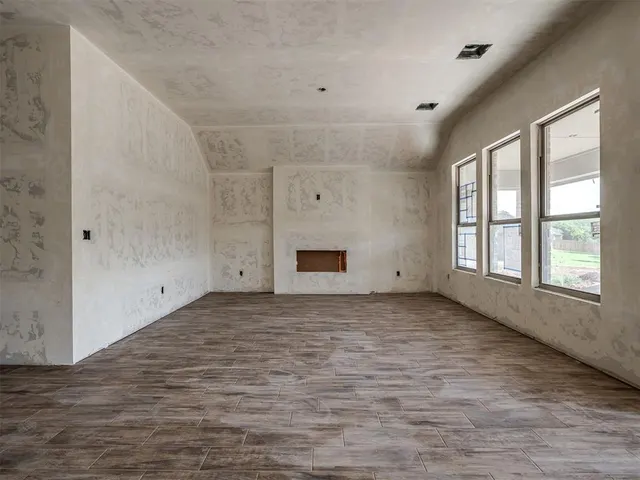 Photo 3 — 11908 Rockbed Drive, Yukon, OK 73099