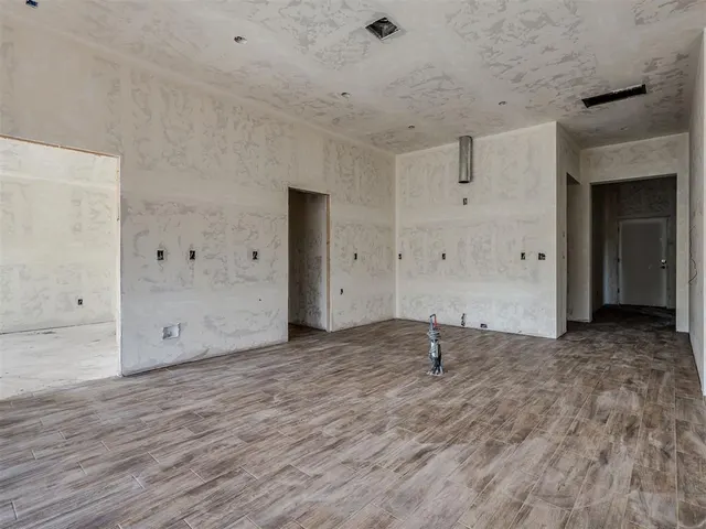 Photo 7 — 11908 Rockbed Drive, Yukon, OK 73099