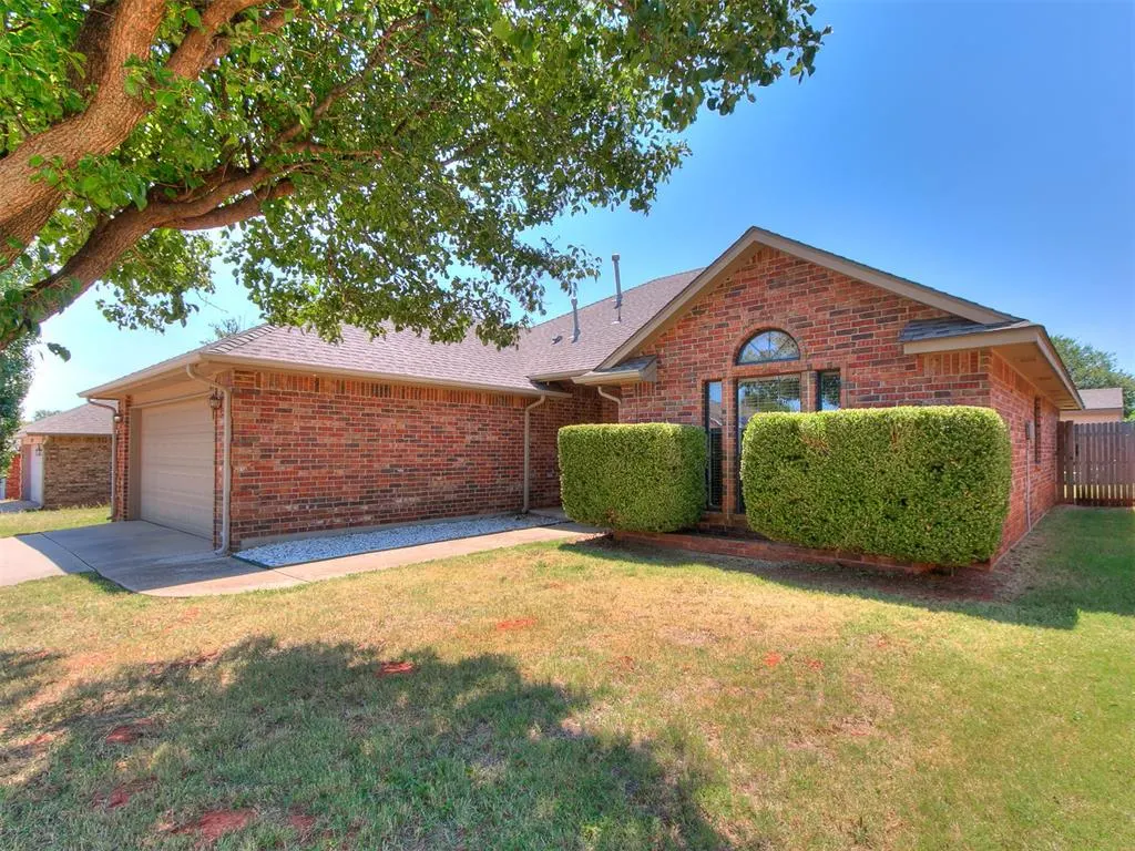 Photo 3 — 12524 SW 13th Street, Yukon, OK 73099