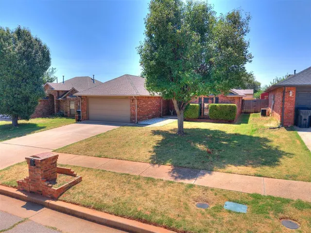Photo 5 — 12524 SW 13th Street, Yukon, OK 73099