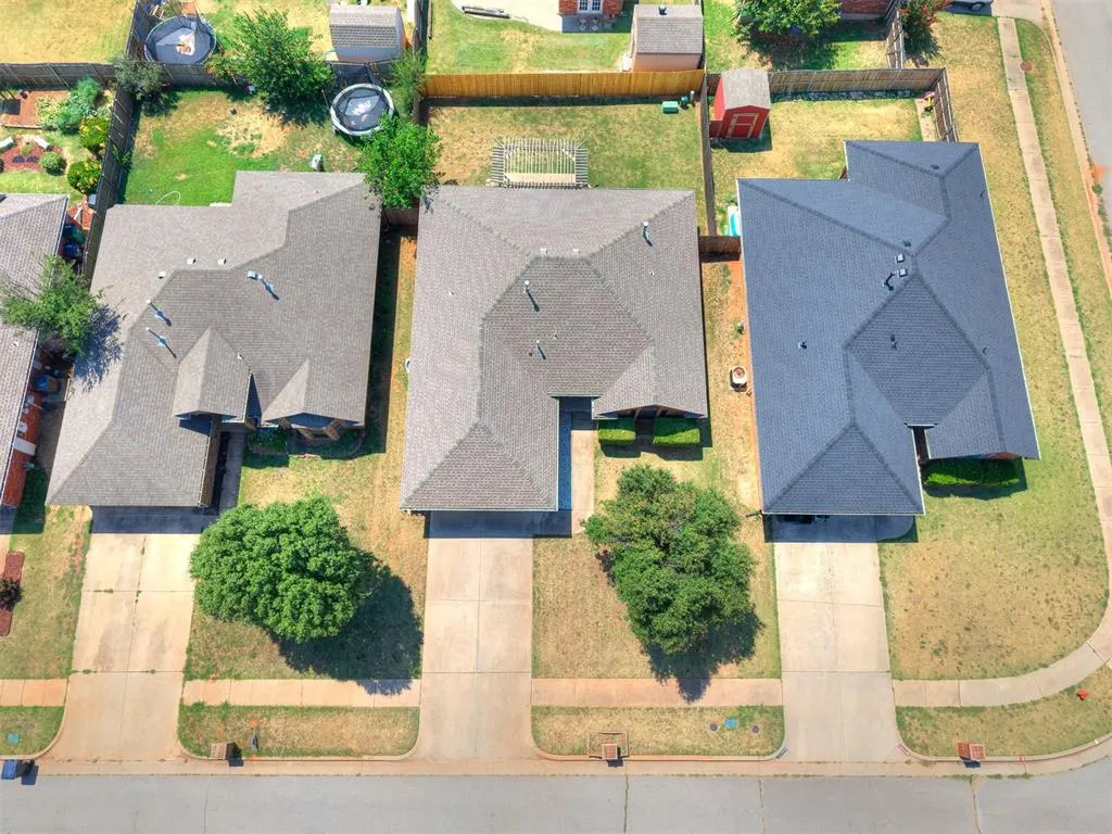 Photo 6 — 12524 SW 13th Street, Yukon, OK 73099