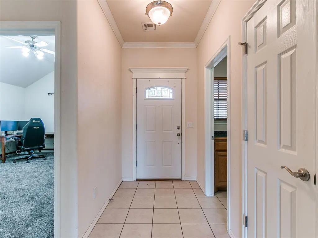 Photo 8 — 12524 SW 13th Street, Yukon, OK 73099