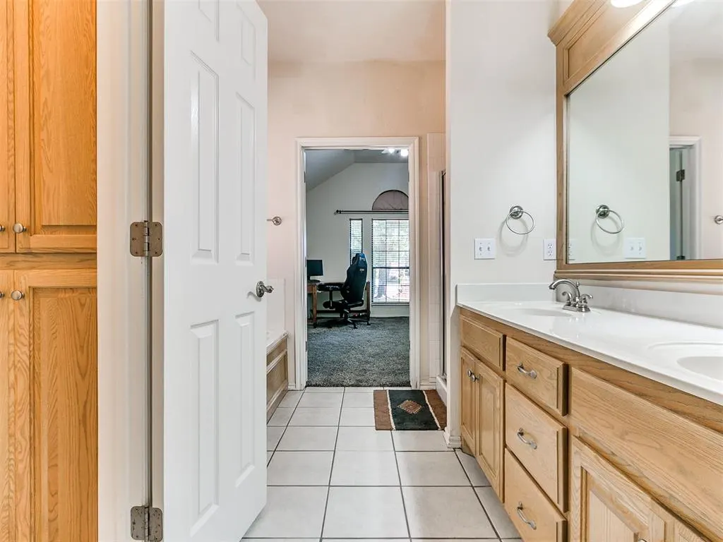 Photo 15 — 12524 SW 13th Street, Yukon, OK 73099